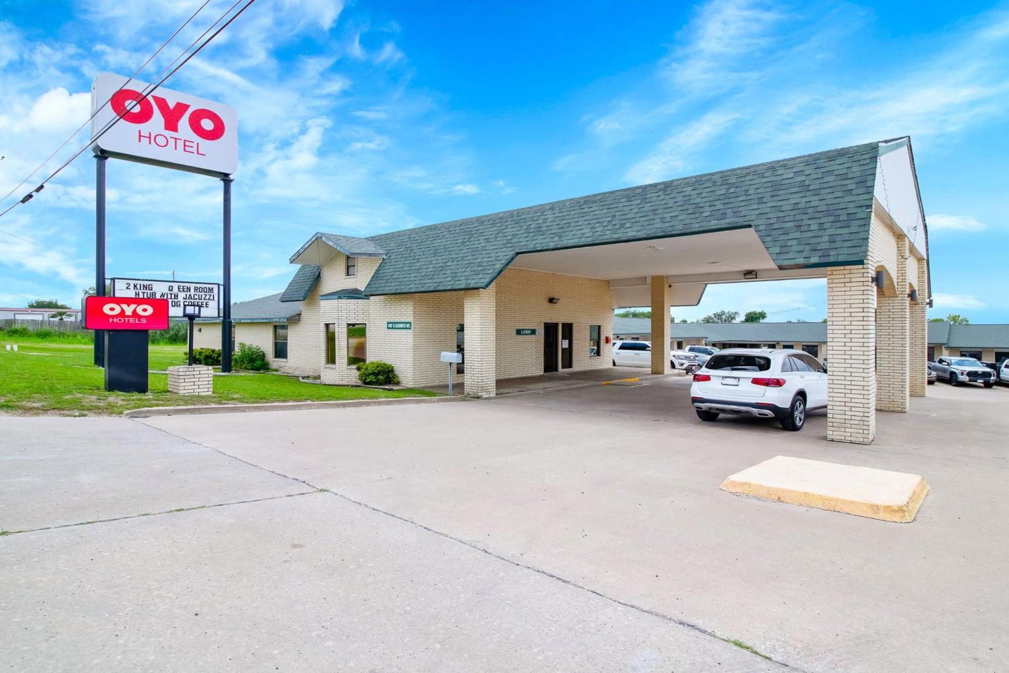 Three Rivers Executive Inn & Suites By Oyo Exterior foto