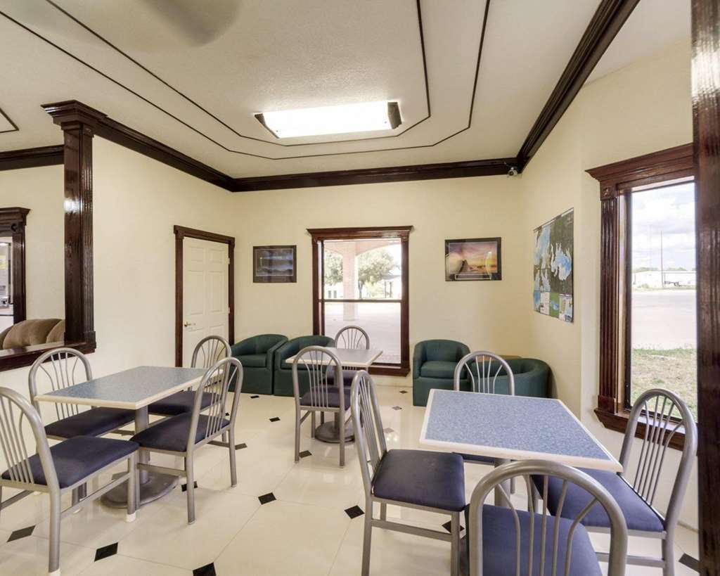 Three Rivers Executive Inn & Suites By Oyo Restaurant foto