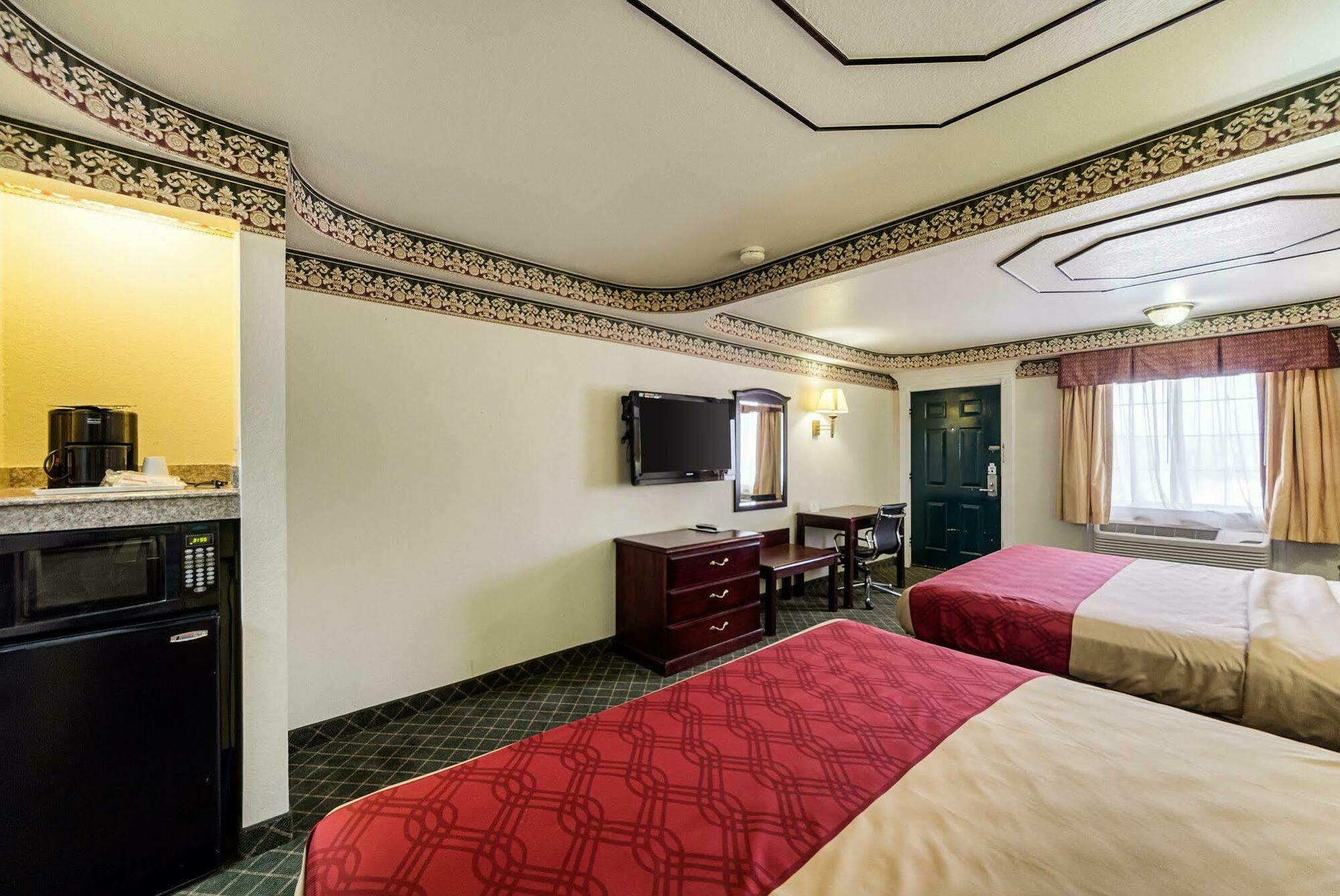 Three Rivers Executive Inn & Suites By Oyo Exterior foto